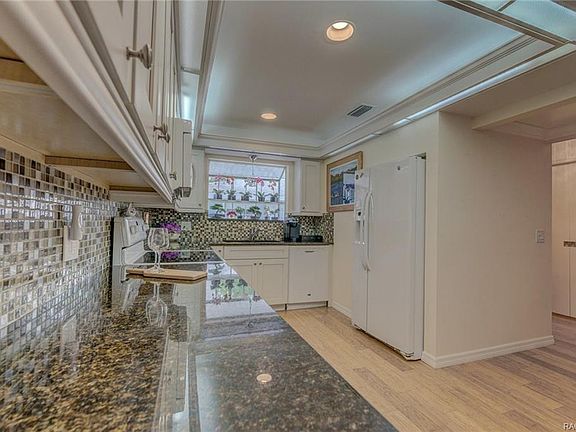 5th image of 255 NW Baypath Dr #2