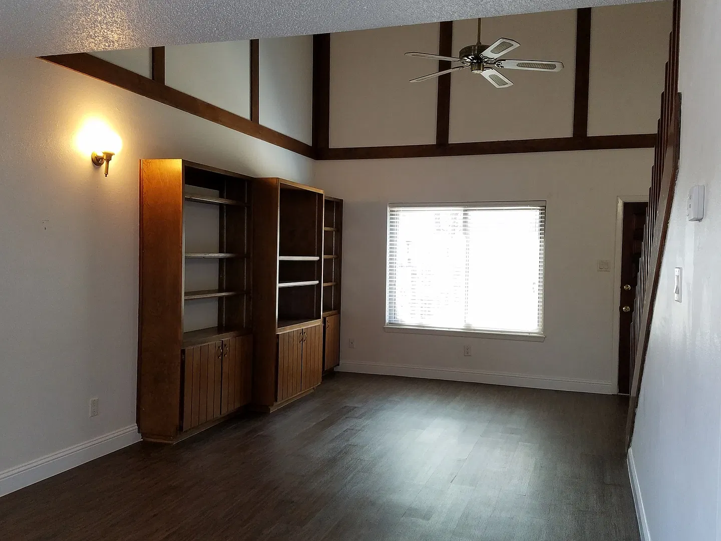 Colonial Park 2 Bedroom Condo — Photo 3