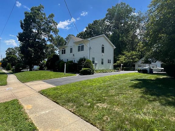 3rd image of 220 Dunhams Corner Rd