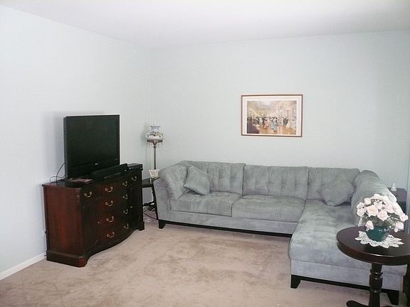 5th image of 2371 Amsterdam Cir