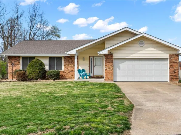 3065 Country Knoll Dr, Saint Charles, MO 63303