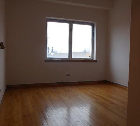 3rd image of 4725 W Lawrence Ave Unit 302