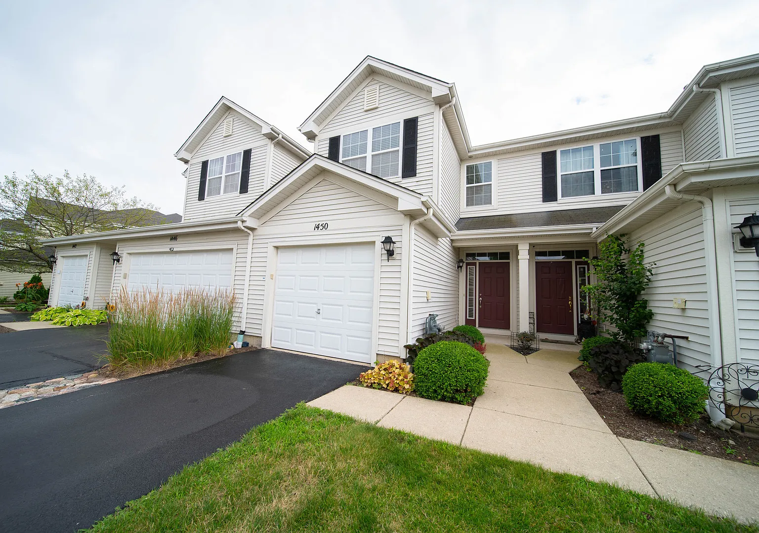 2 bed, 2.5 bath, 1380 sqft, $2,400 — Photo 1