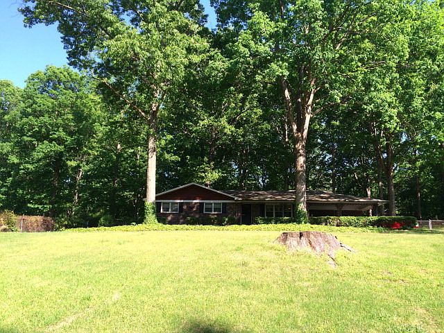 1st image of 525 Woodland Ln