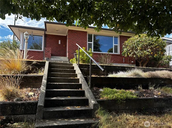 126 W 14th Street, Port Angeles, WA 98362