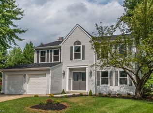 8 Dakota Trl, Branchburg, NJ 08876