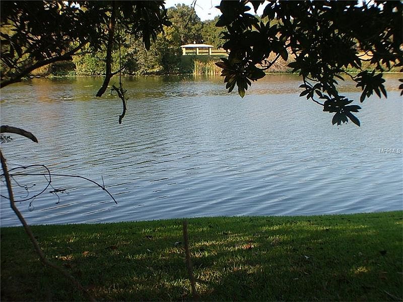 2nd image of De La Bosque Ave