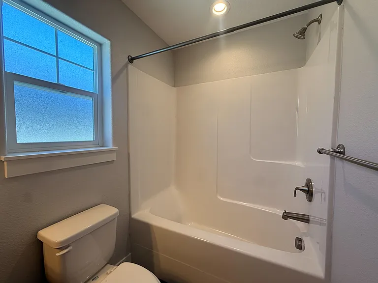 5711 Honey Bee St S — Photo 29