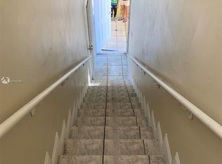 1251 NW 4th St APT 4, Miami, FL 33125