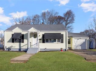 17 Loring St, Cranston, RI 02920