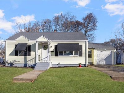 17 Loring St, Cranston, RI, 02920