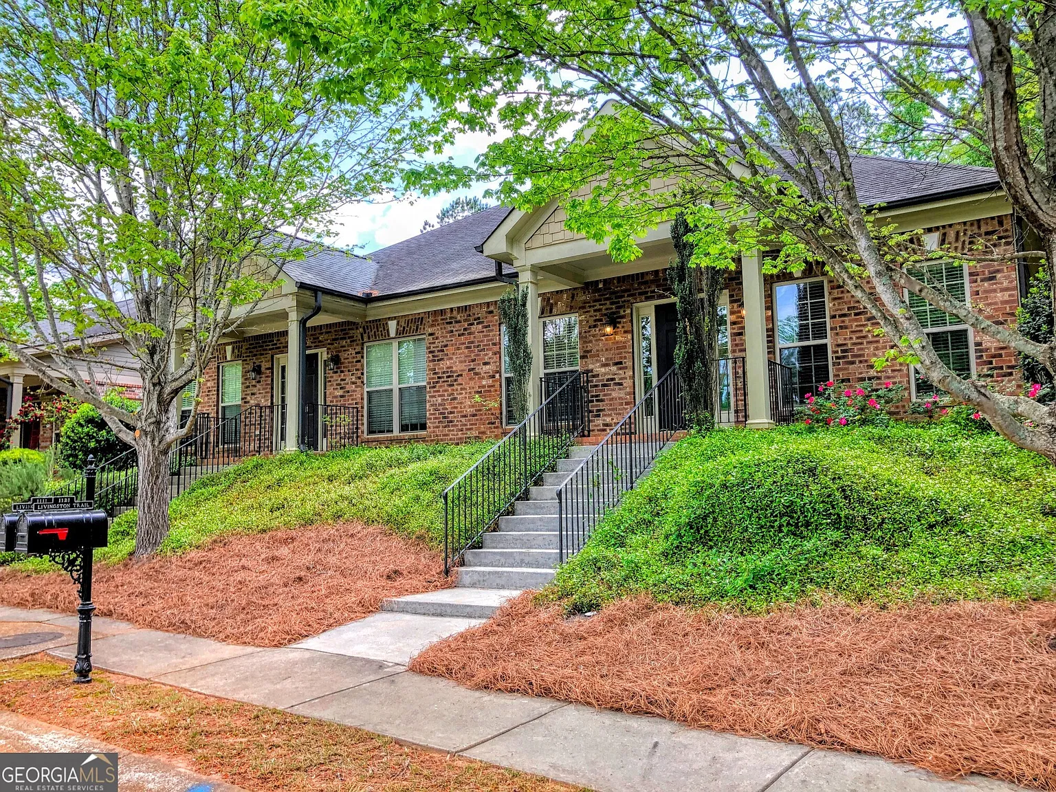 3 bed, 2.0 bath, 1316 sqft, $1,700 — Photo 1