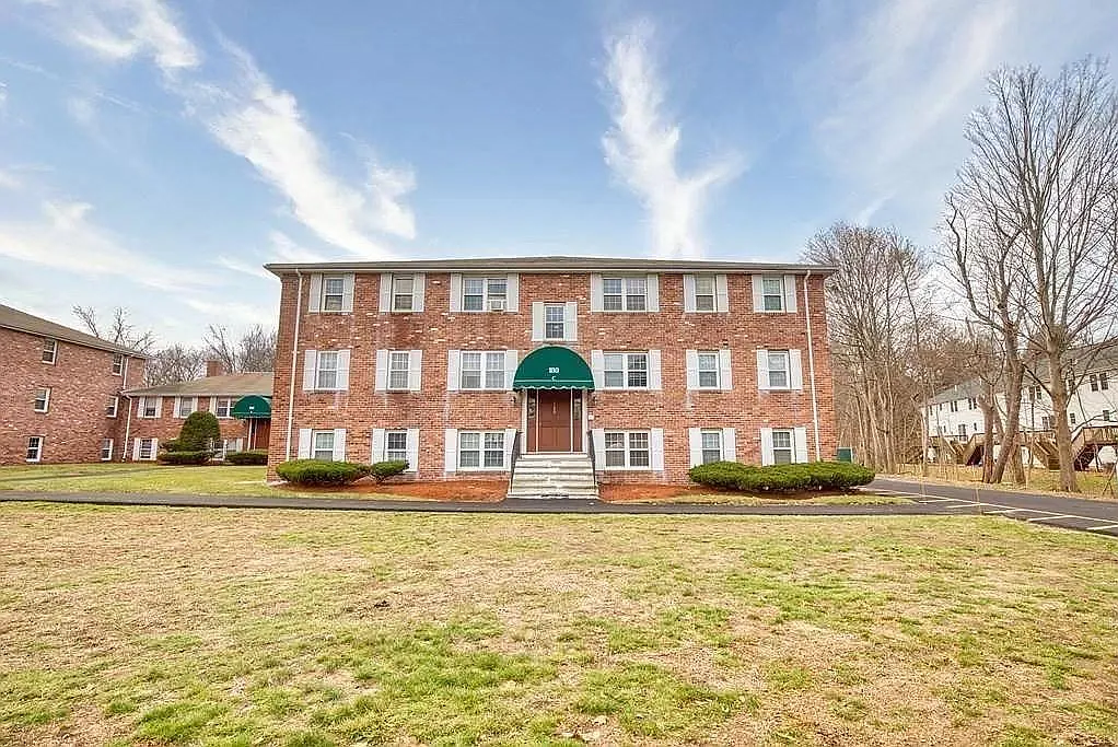 2 bed, 660 sqft, $1,950 — Photo 1