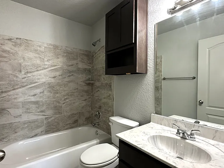 127 Cameron Dr #B — Photo 7