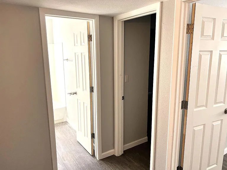 2741 W Tuckey Ln #4 — Photo 9