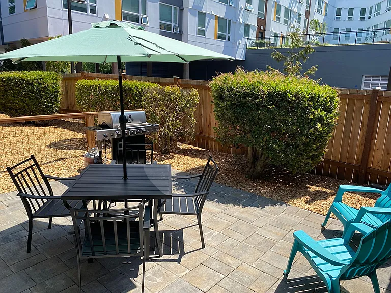 Burnett on the Park Apartments — Photo 12