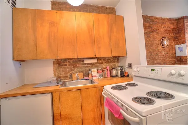 Rented by Hecht Group | media 6