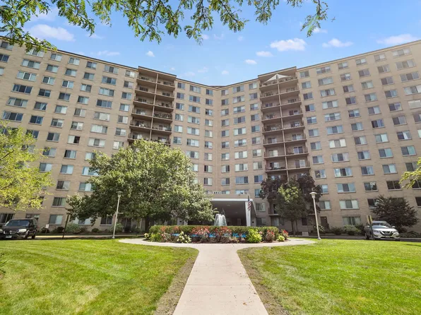 6933 N Kedzie Ave APT 803, Chicago, IL 60645