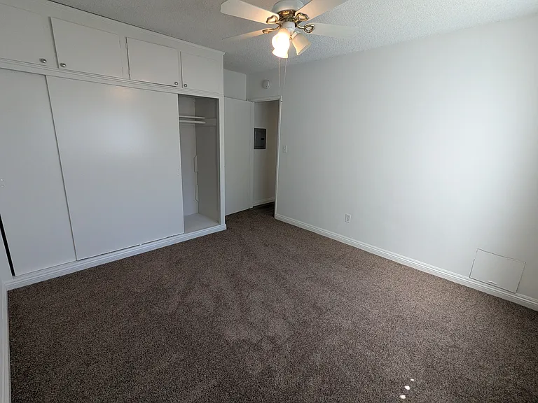 1009 E Grand Ave #1 — Photo 7