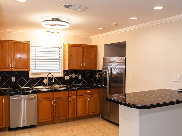 3228 Veronica Dr — Photo 6