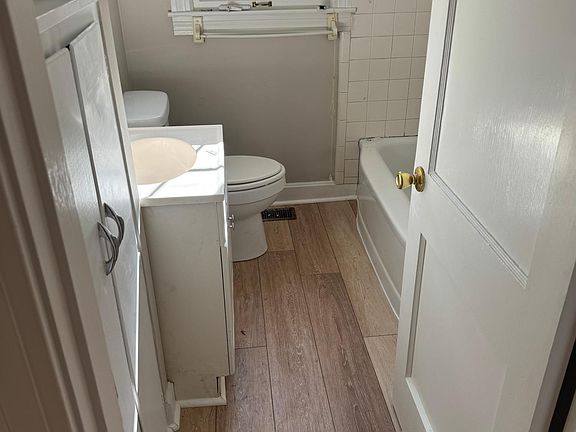 4th image of 2910 Cannons Ln