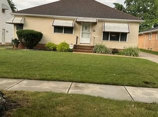 6191 Stratford Dr, Parma Heights, OH