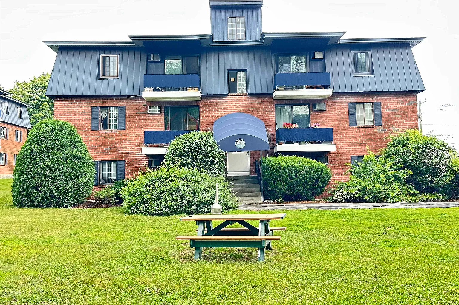 2 bed, 645 sqft, $1,900 — Photo 1