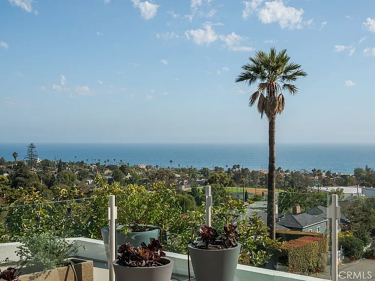 920 Skyline Dr — Photo 61