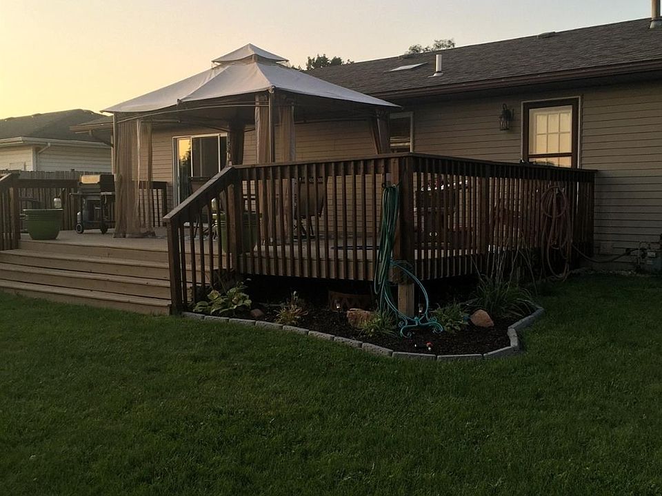 2nd image of 5049 Honeysuckle Ave