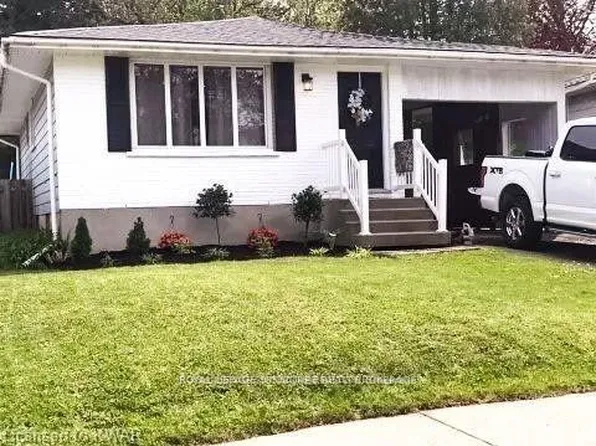 521 Havelock Dr, Waterloo, ON N2L 4N8