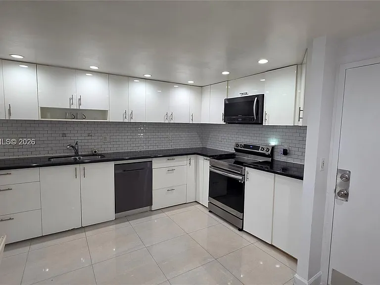 1351 NE Miami Gardens Dr #511E — Photo 15