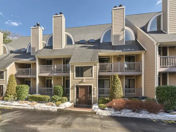 905 River Renaissance #C05, East Rutherford, NJ 07073