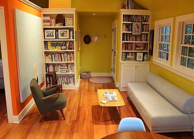 Spacious living room! 