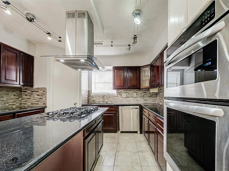 16603 Kieth Harrow Blvd — Photo 22