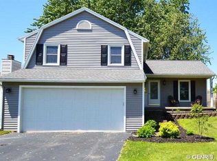 202 Pebbleview Dr, Rochester, NY 14612