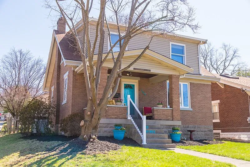 102 Hartweg Ave photo 1