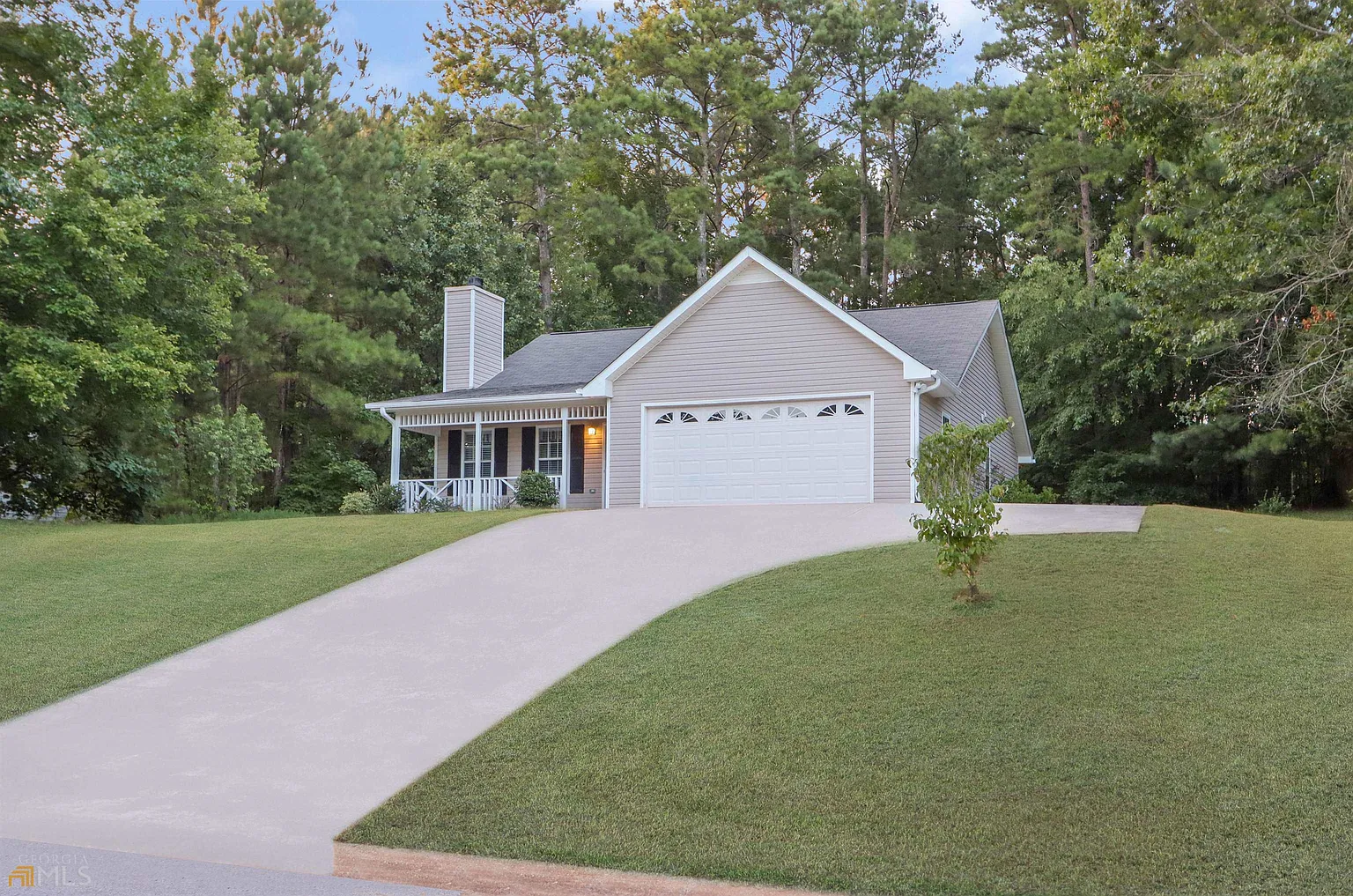 415 Cambridge Way photo 1