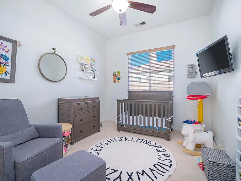 43560 Parkway Esplanade W — Photo 29