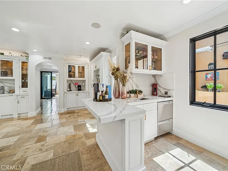 312 Carnation Ave — Photo 11