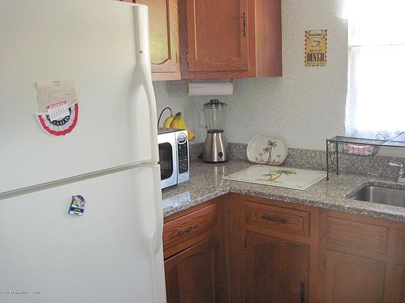 3rd image of 13 Penwood Drive #D