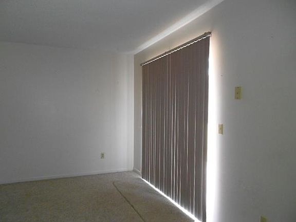3rd image of 1939 Tillman Ln
