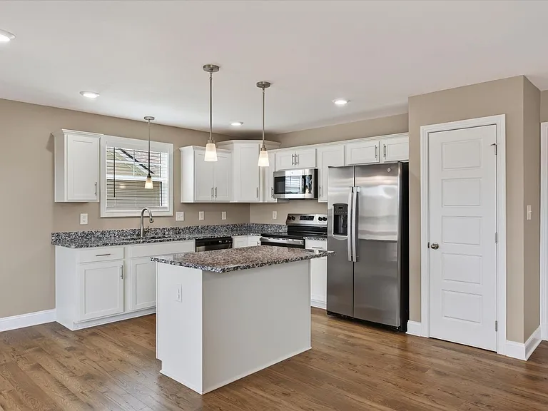 930 Tufnel Dr — Photo 10
