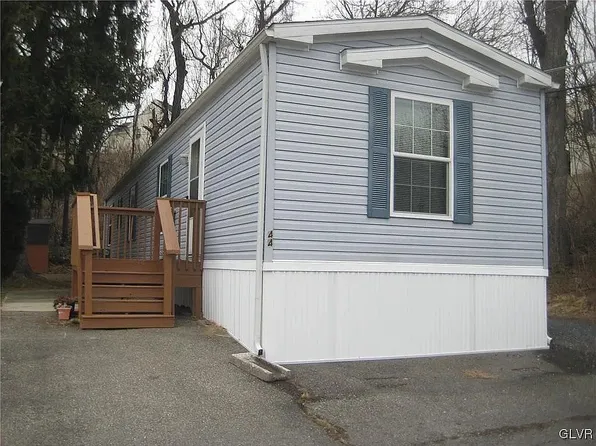 44 F St, Walnutport, PA 18088