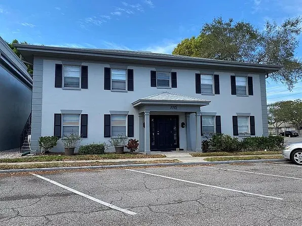 1115 Rue Des Chateaux APT 2B, South Pasadena, FL 33707