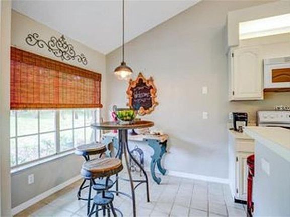 5th image of 117 Wimbledon Cir #201