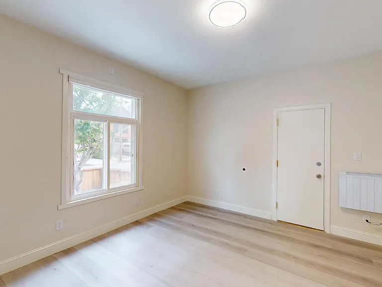 976 Masson Ave — Photo 10