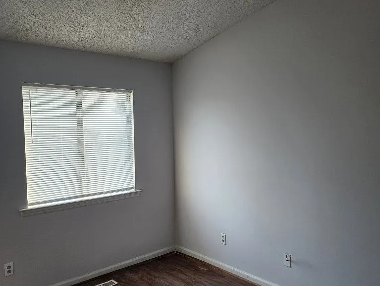 Fox Run Apartments — Photo 5