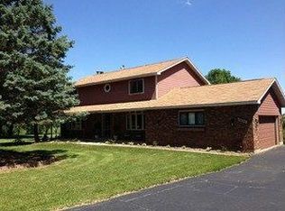 12128 Cooney Dr, Woodstock, IL 60098