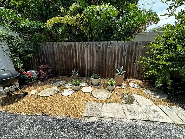 1147 Milano Dr — Photo 17
