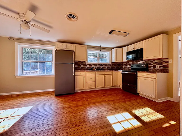 718 Camp Swamp Rd — Photo 8